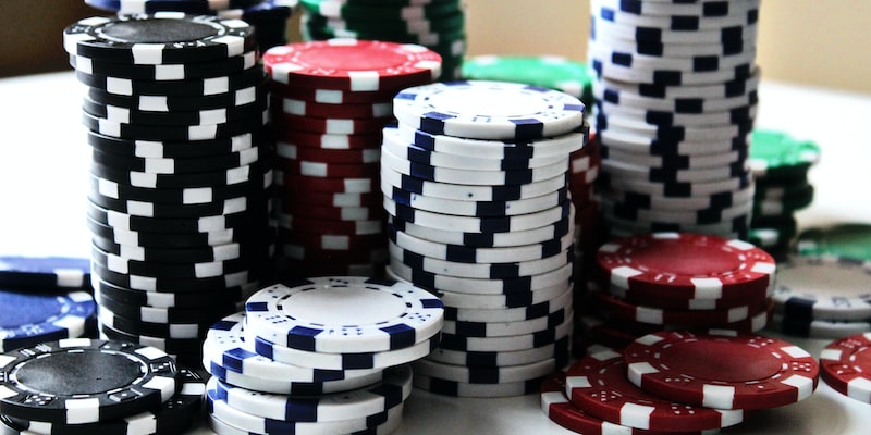 Quante persone giocano ai giochi di poker online?